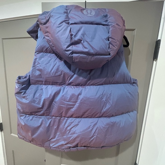 Lululemon Women’s Wunder Puff Cropped Vest | Iridescent Blue | 12 - Picture 5 of 8